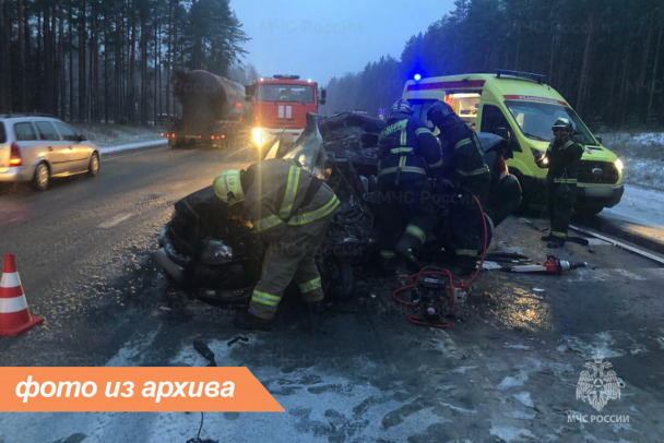 Под Бокситогорском «Лада» улетела в дерево. Водитель погиб